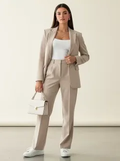 Woman in stylish Shein capsule wardrobe outfit 2026